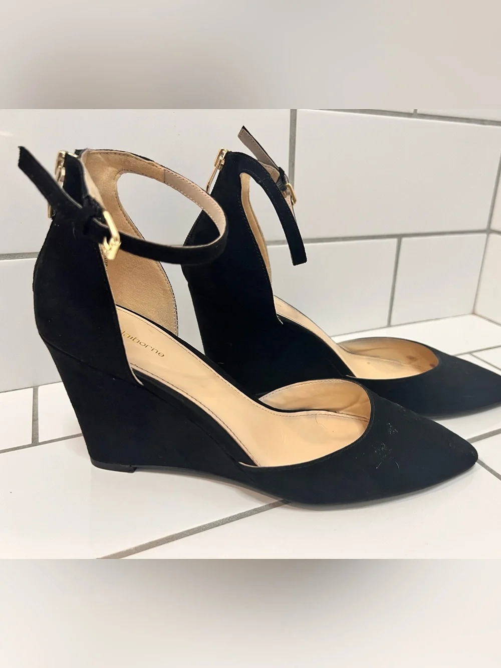 Liz Claiborne Black Faux Suede Pointed Toe Wedge Pumps Heeled Ankle Strap Sz 9